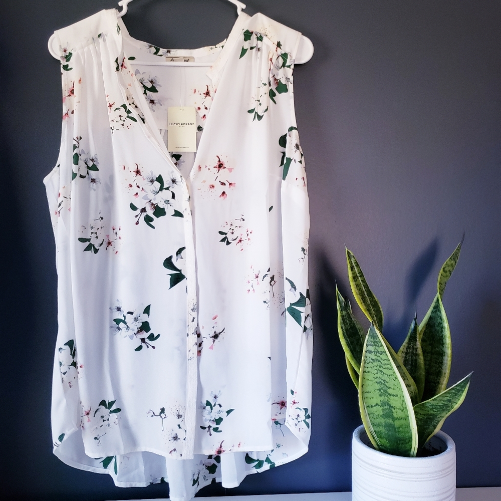 LuckyBrand white and floral blouse Size 1X plus